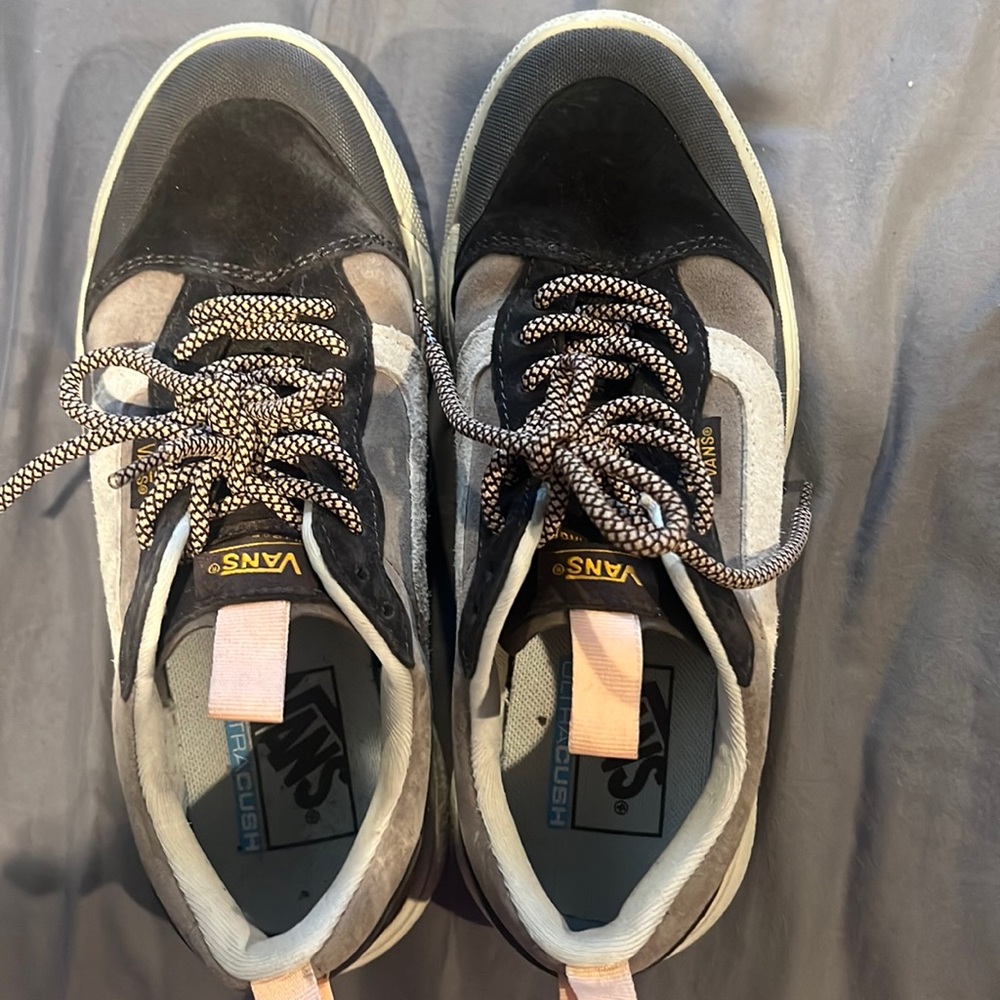 Vans ultra range shoes 7.5 women